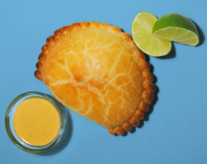 Empanada con salsa y lima de Mastro Pizza